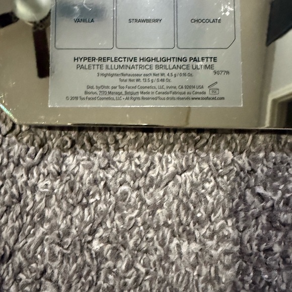 Too Faced Ice Cream and Raspberry Makeup Set - Picture 4 of 5